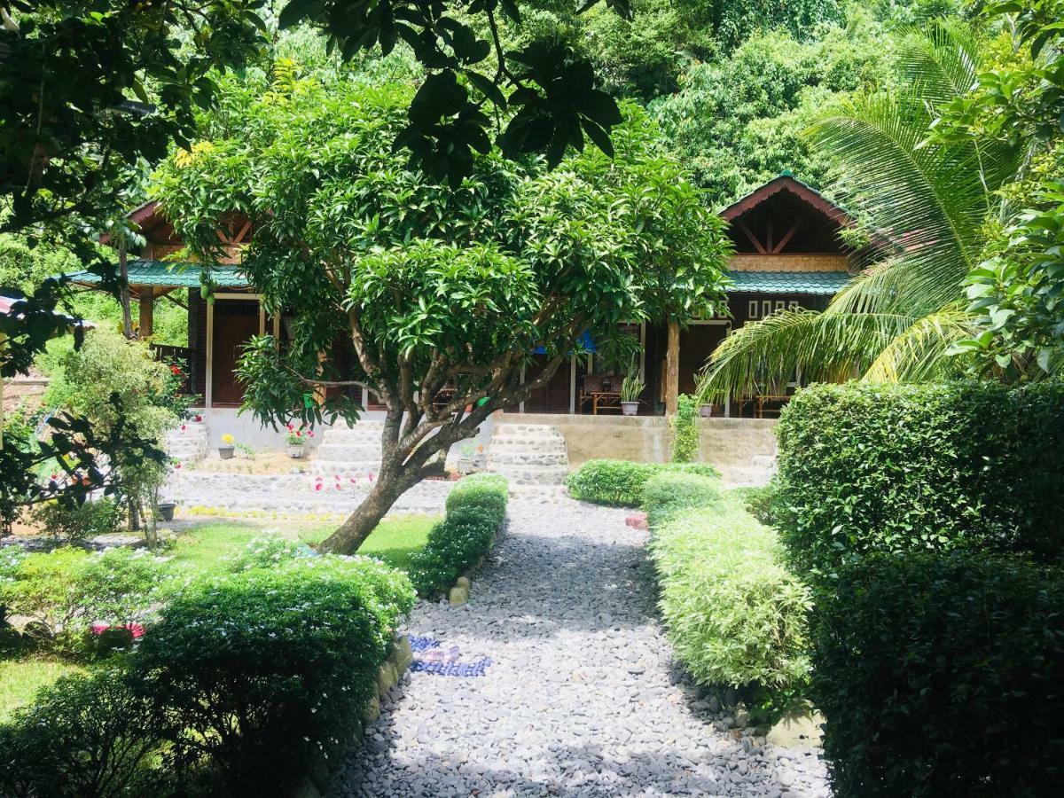 Sahnan Guest House Bukit Lawang Eksteriør billede